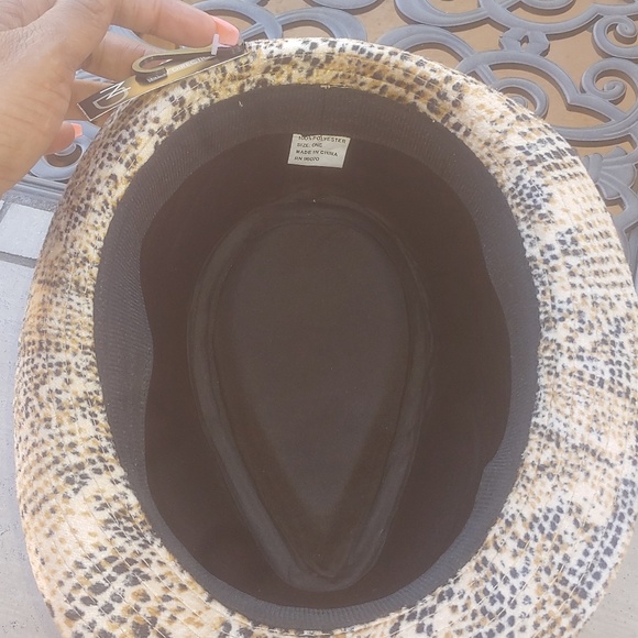 NWT stylish ladies brim!! - Picture 3 of 3